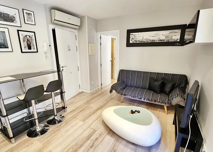 塞万提斯公寓 *