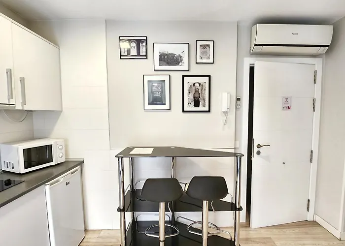 Cervantes Apartment *